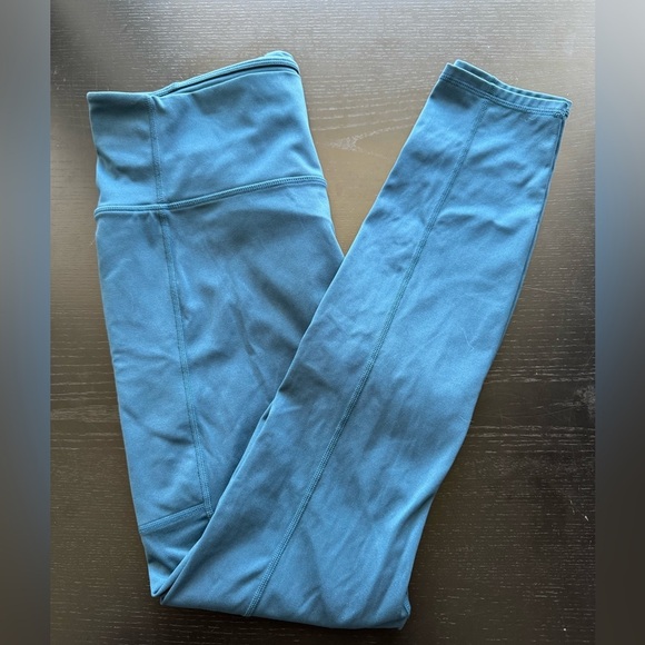 Blue Fabletics Leggings Size Large with Pockets No Front Seam - Picture 2 of 4
